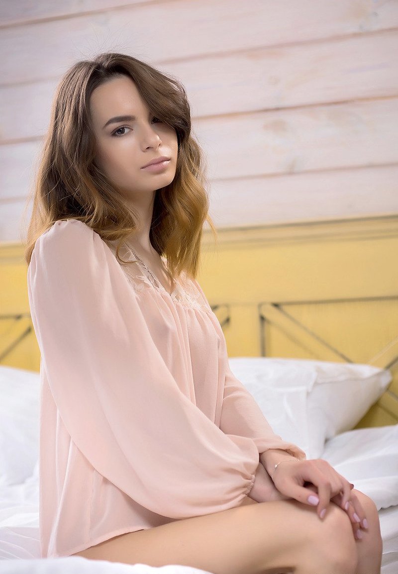 Александра, 25